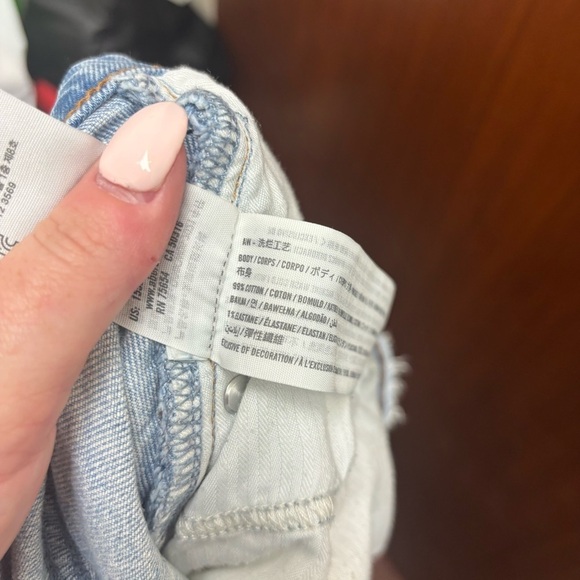 Abercrombie & Fitch 80’s Mom High Rise Jeans - Picture 12 of 12